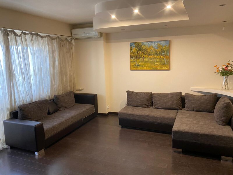 Inchiriere apartament 3 camere Lacul Tei, centrala proprie