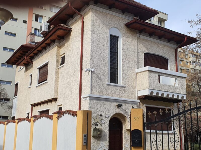 Inchiriere casa Doamna Ghica, Trei Scaune