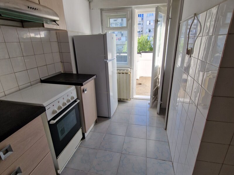 Inchiriere apartament 2 camere Decebal, stradal, 3 minute metrou Piata Muncii