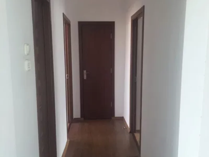 Inchiriere apartament 3 camere Dristor, 5 minute de metrou