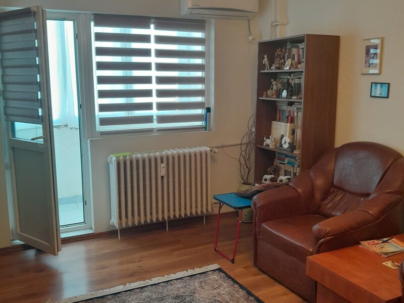 Apartament 4 camere Mosilor, Obor bloc 1981, metrou 3 min