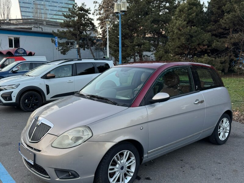 Lancia Ypsilon