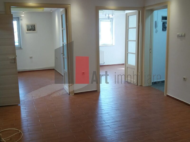 Apartament 4 camere Domenii Apartament de 4 camere in vila Art Imobiliare v