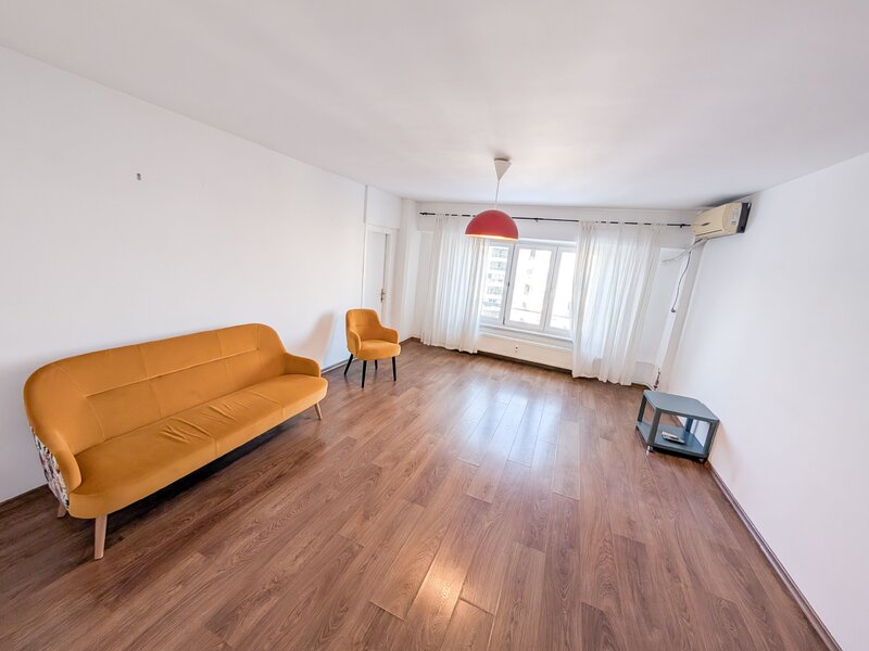 Apartament 3 camere Calea Calarasilor, Hyperion