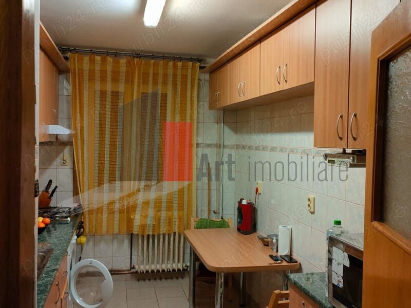 Apartament 4 camere Piata Gorjului Apartament 4 camere Vā oferim spre vanz