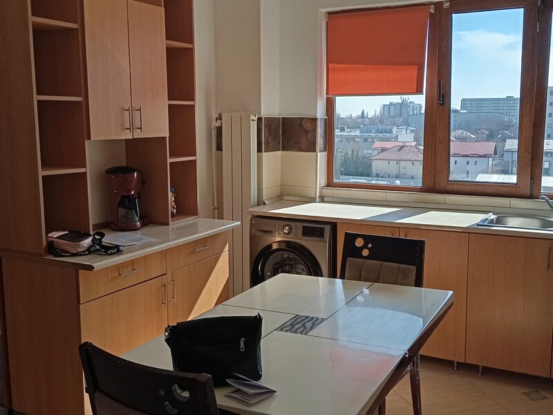 Apartament 3 camere Drumul Taberei, bloc Valea Oltului