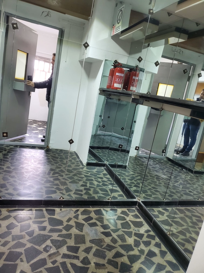 Inchiriere Piata Amzei mezanin 8 mp, amenajat spatiu comercial, birouri