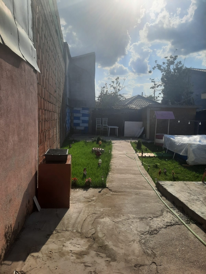 Casa Piata Delfinului, in spatele complexului anuntul.ro