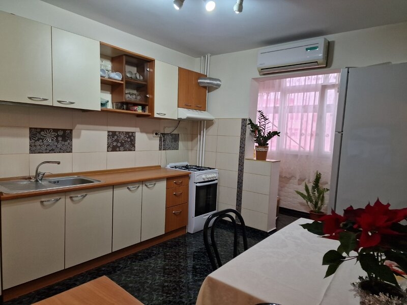 Apartament 2 Camere Dristor, Str. Racari, Apartament De 2 Camere ...