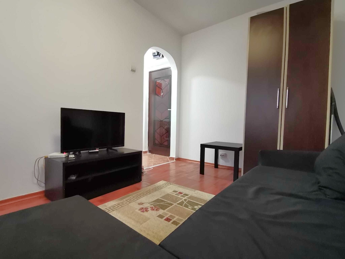 Inchiriere garsoniera Drumul Taberei, Crinul de padure, ac, tv, contract anaf — fotografia 1