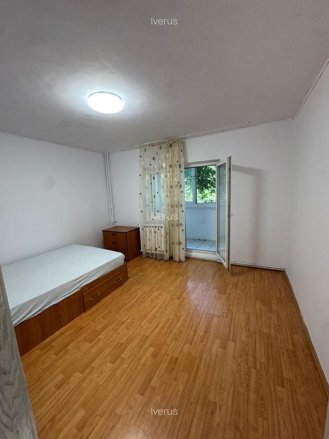 Inchiriere apartament 3 camere Calea 13 Septembrie, Panduri bloc 1989, anvelopat, renovat proaspat, et 1 — fotografia 3