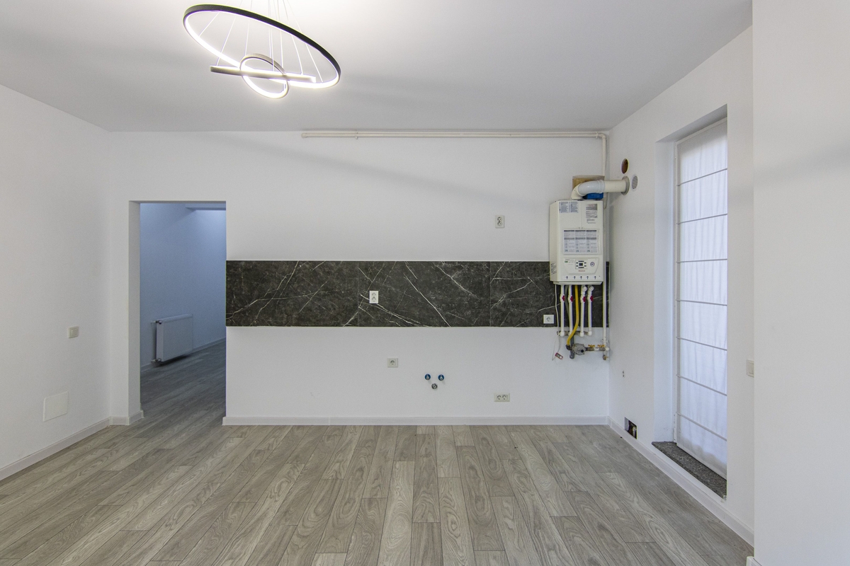 Apartament 3 camere Drumul Taberei, 3 camere, parter, curte proprie 57 mp, 2 bai, comision 0% — fotografia 3