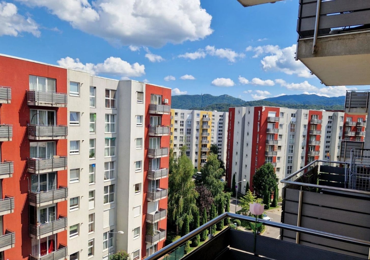 Apartament 3 camere Brasov, oportunitate rara 3 camere cu vedere spre tampa rate lunare — fotografia 3