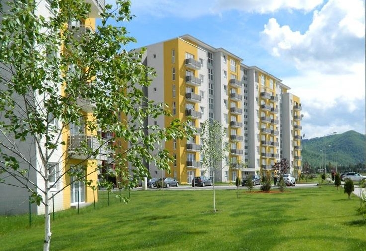 Apartament 2 camere Doua camere luminos cu parcare si boxa deal pentru locuire sau investitie — fotografia 3