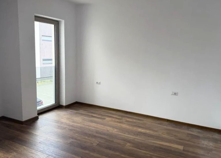 Garsoniera Coresi, aici cumperi si linistea nu doar cei 48 mp — fotografia 3