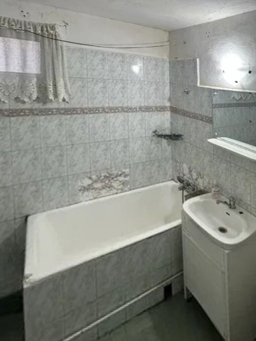 Apartament 3 camere Brasov, un apartament cu 3 camere cu potential, tu ii alegi povestea — fotografia 1